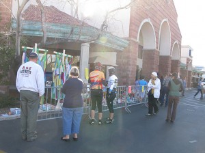 we were there for quite some time and there were a steady stream of people observing and also leaving notes and offerings